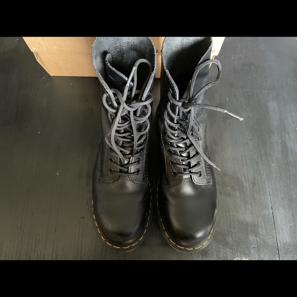 1919 leather mid calf boots Original Dr. Marten
